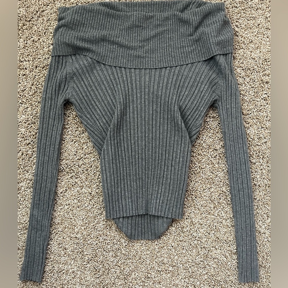 off-shoulder grey long sleeve maurice’s top ribbed